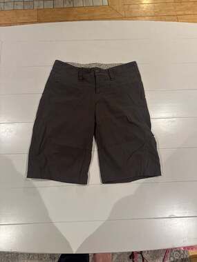 Athleta Brown Dipper Bermuda Hiking Shorts Women’s Size 2